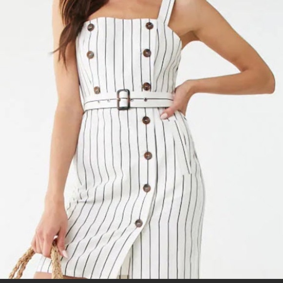Forever 21 Dresses & Skirts - Pin Stripe Dress w/Pockets